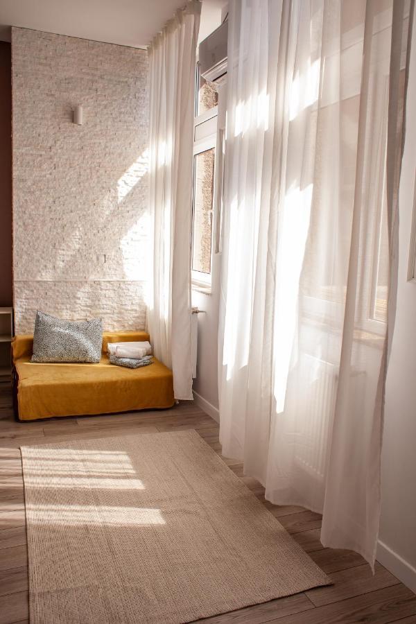 Sunny Studio Apartment Iasi Exterior photo